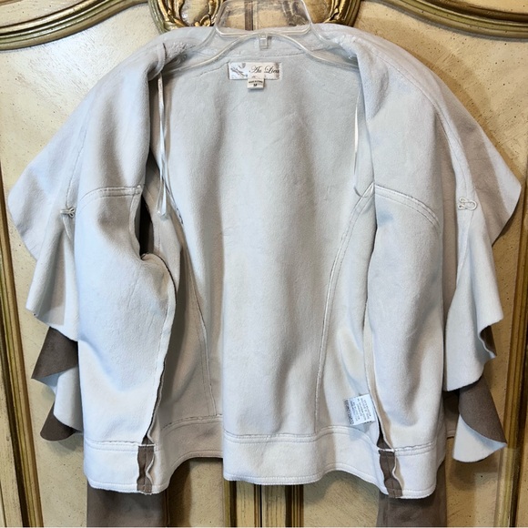 Au Lieu Tan Beige & White Faux Suede Fur Draped Ruffle Front Jacket New NWOT - Picture 8 of 14